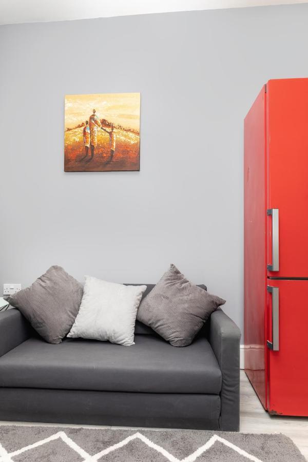 Stockton Town Centre Studio Apartments Free Parking And Wi-Fi Exteriör bild