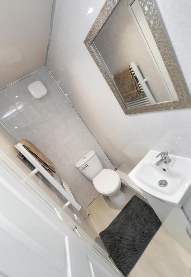Stockton Town Centre Studio Apartments Free Parking And Wi-Fi Exteriör bild